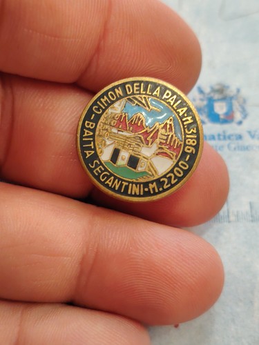 Distintivo montagna - distintivo,